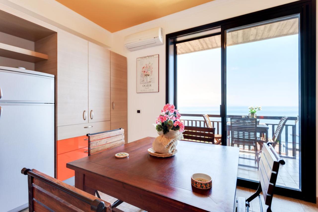 Taormina Panoramic Seaview Apartment Bagian luar foto