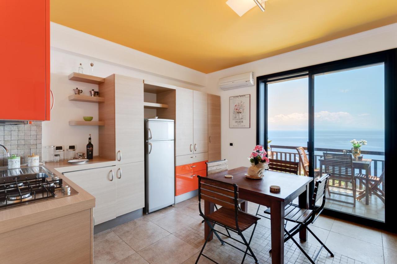 Taormina Panoramic Seaview Apartment Bagian luar foto