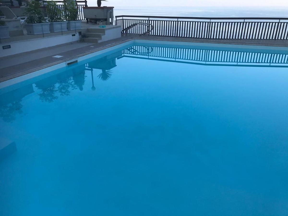 Taormina Panoramic Seaview Apartment Bagian luar foto
